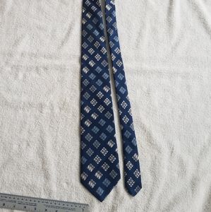Gimbels Necktie / Suit Tie Blue Silk